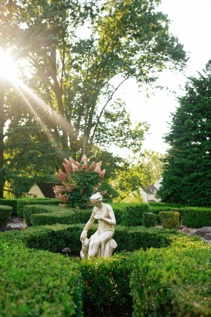 This image has an empty alt attribute; its file name is ec-516-683x1024.jpg